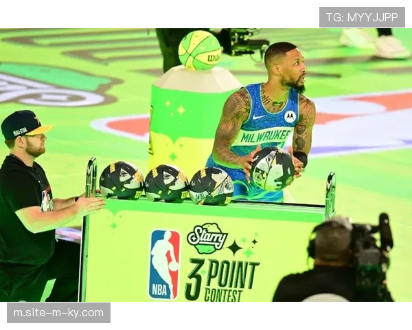 利拉德卫冕三分大赛冠军 约翰逊扣篮大赛一鸣惊人 利拉德卫冕三分大赛冠军 约翰逊扣篮大赛一鸣惊人